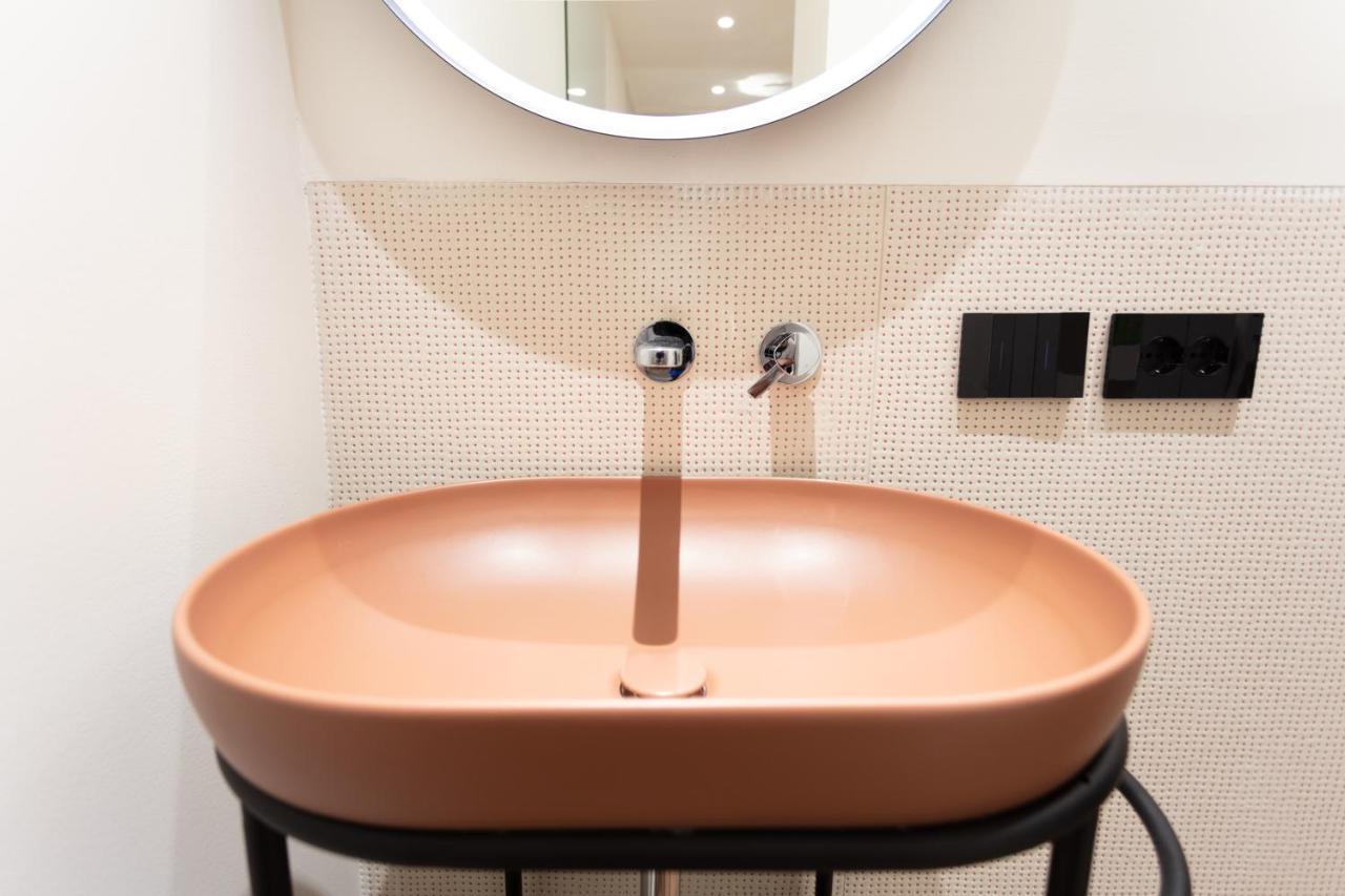 Sant'Ambrogio Apartments, Reception H24 Milano Eksteriør billede